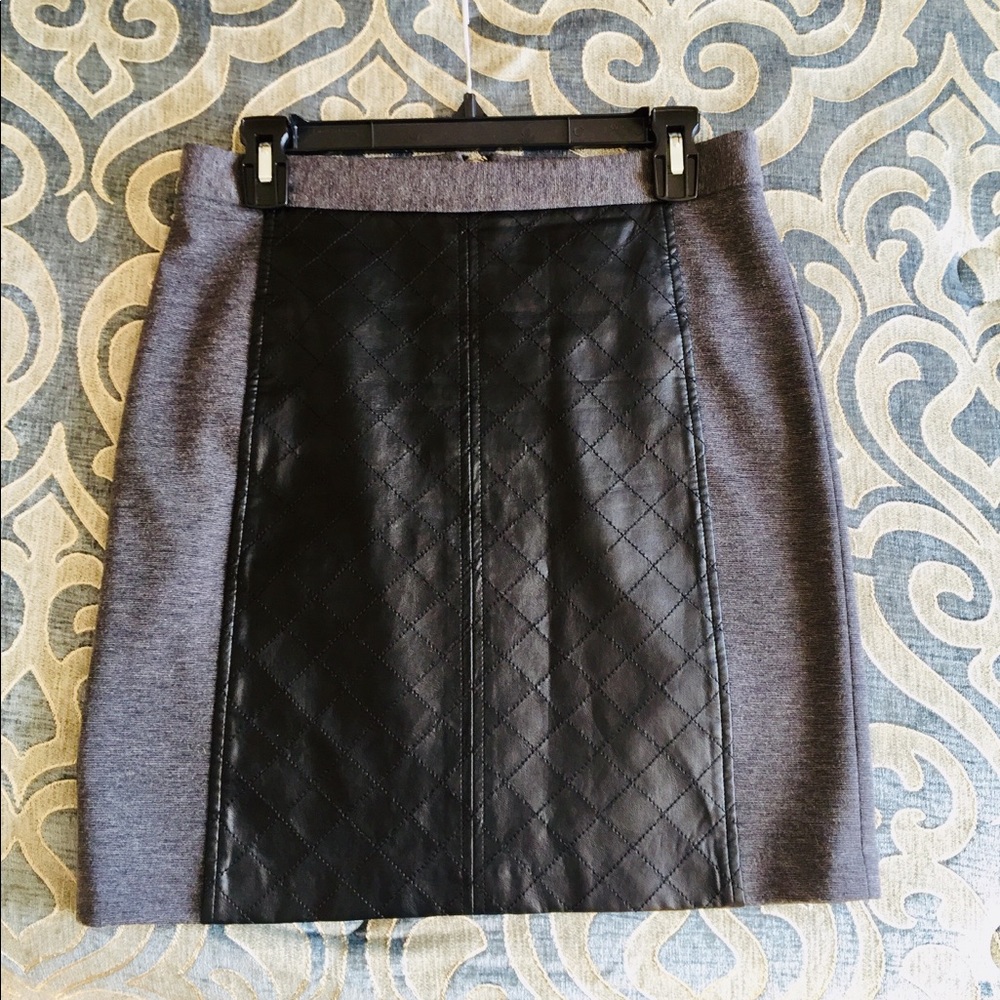Laundry by Shelli Segal skirt w/faux leather panel